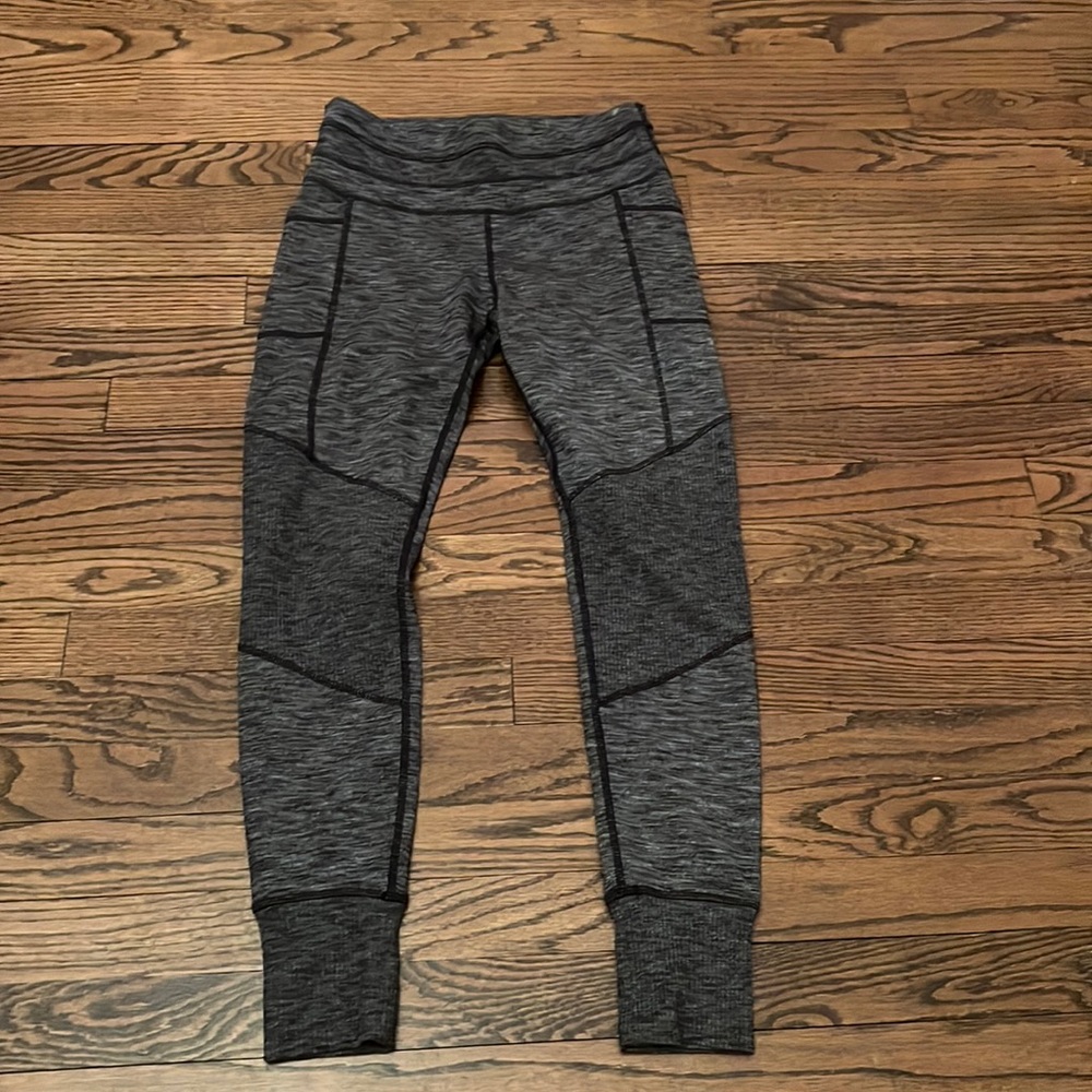 Athleta leggings heather grey/black.